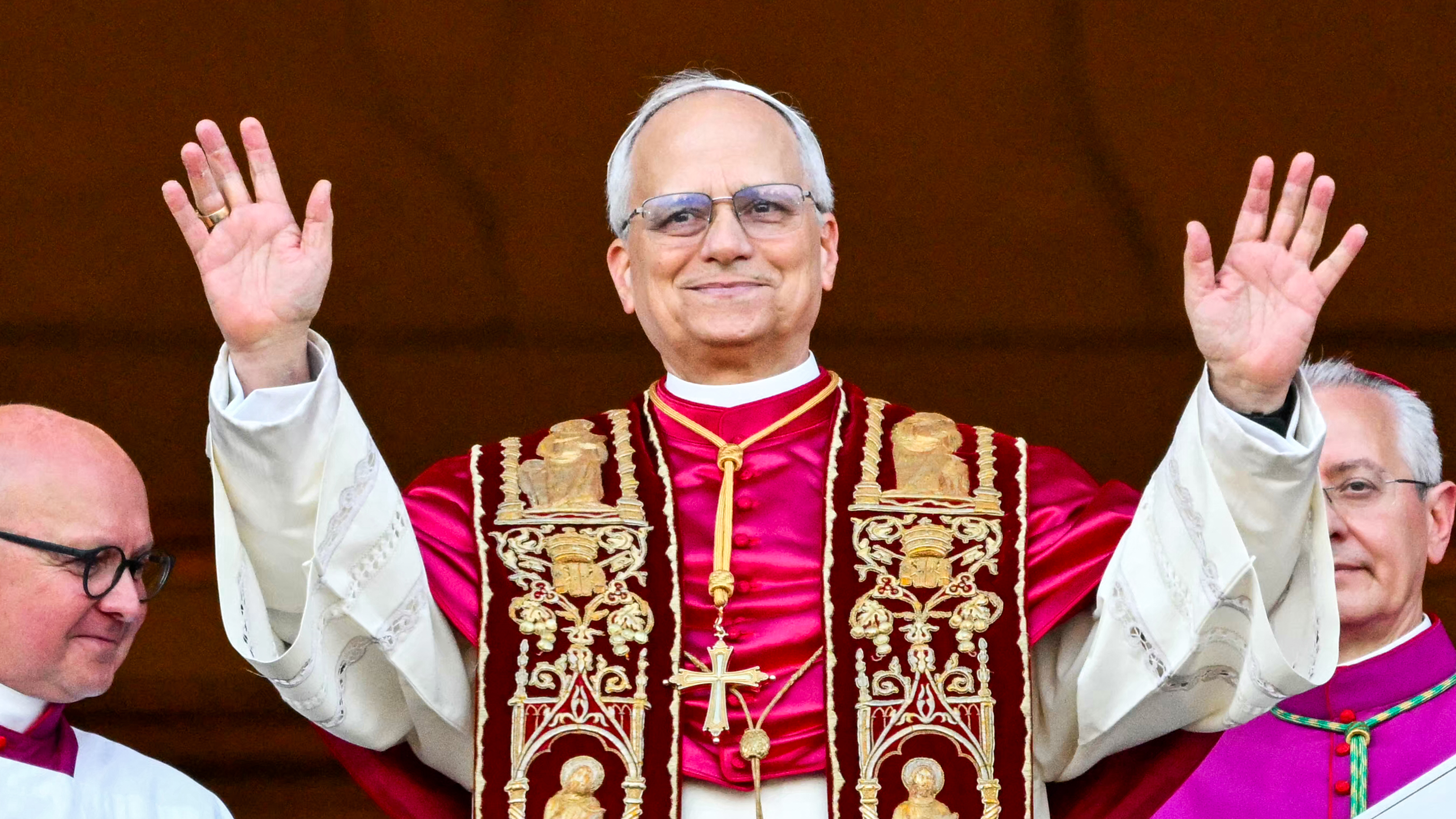 A second press photo of the Pope used inside the Tom's Guide piece