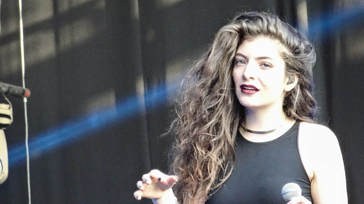 Image for Lorde asks Spotify to let artists opt out of AI song explanations