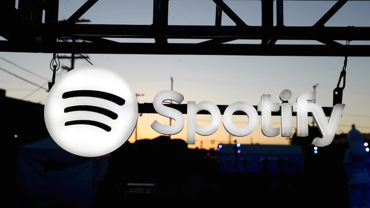 Image for Spotify brings verified badges to podcasts and will remove AI impersonations