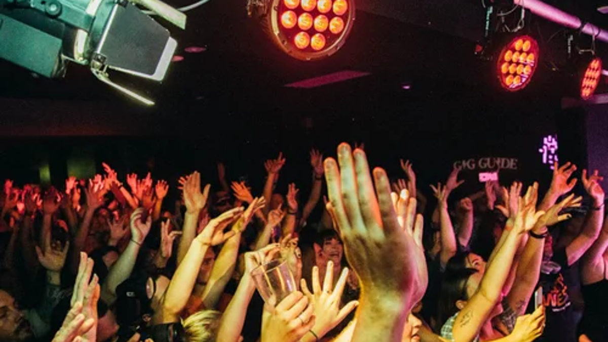 Image for Sydney booking agency apologises after putting an AI act on a live bill
