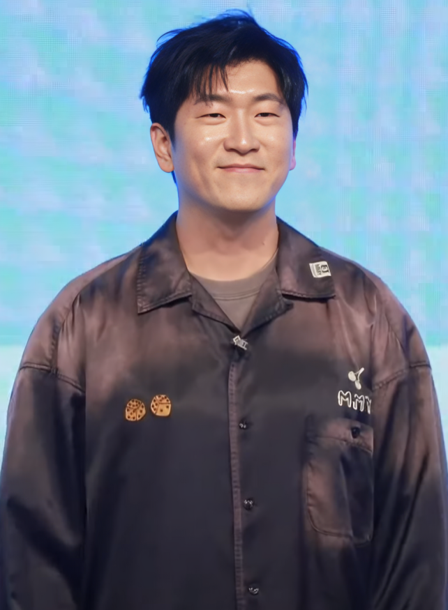 Portrait of RYAN JHUN