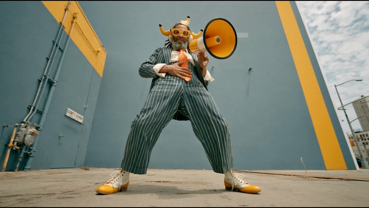 Still from Hey Now